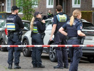Wegen eines Notfalls war die Polizei am Abend in Hamburg im Einsatz. (Symbolbild)