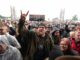 Auf dem Wacken Open Air sind Regenjacken angesagt.