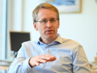 Ministerpräsident Daniel Günther will Vorfahrt für erneuerbare Energien.