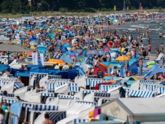 Die Tourismuswirtschaft im Norden blickt laut einer Umfrage sorgenvoll auf die aktuelle Lage. (Archivbild)