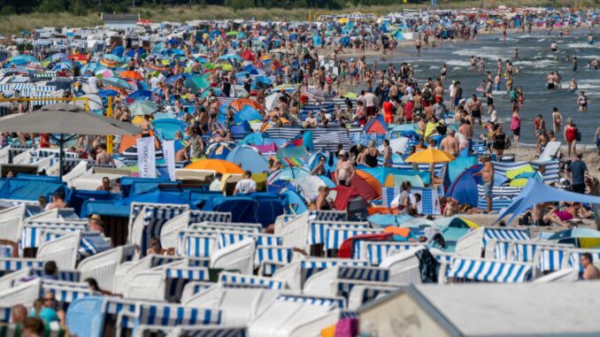 Die Tourismuswirtschaft im Norden blickt laut einer Umfrage sorgenvoll auf die aktuelle Lage. (Archivbild)