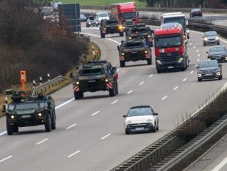 Bundeswehr-Konvois brauchen für viele Strecken im Norden künftig keine Erlaubnis mehr. (Symbolbild)