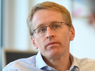 Ministerpräsident Daniel Günther ist in Sachen Batteriefabrik weiter optimistisch.