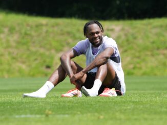 Jones verletzte sich an der Schulter