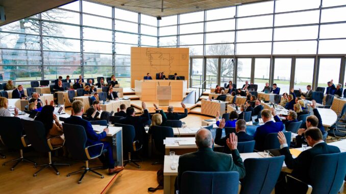 Landtag Schleswig-Holstein FDP reichte einen Antrag zu Flüchtlingen in Ausbildung ein. (Symbolfoto)