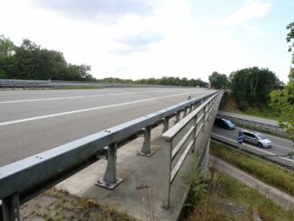 Die Autobahn 7 ist in der Nähe des Horster Dreiecks ab sofort gesperrt. Bei Bauarbeiten wurden Schäden an einer Brücke entdeckt.