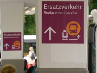 Am Freitagmorgen ist der Ersatzverkehr auf der Strecke Hamburg-Berlin angelaufen. (Archivbild)